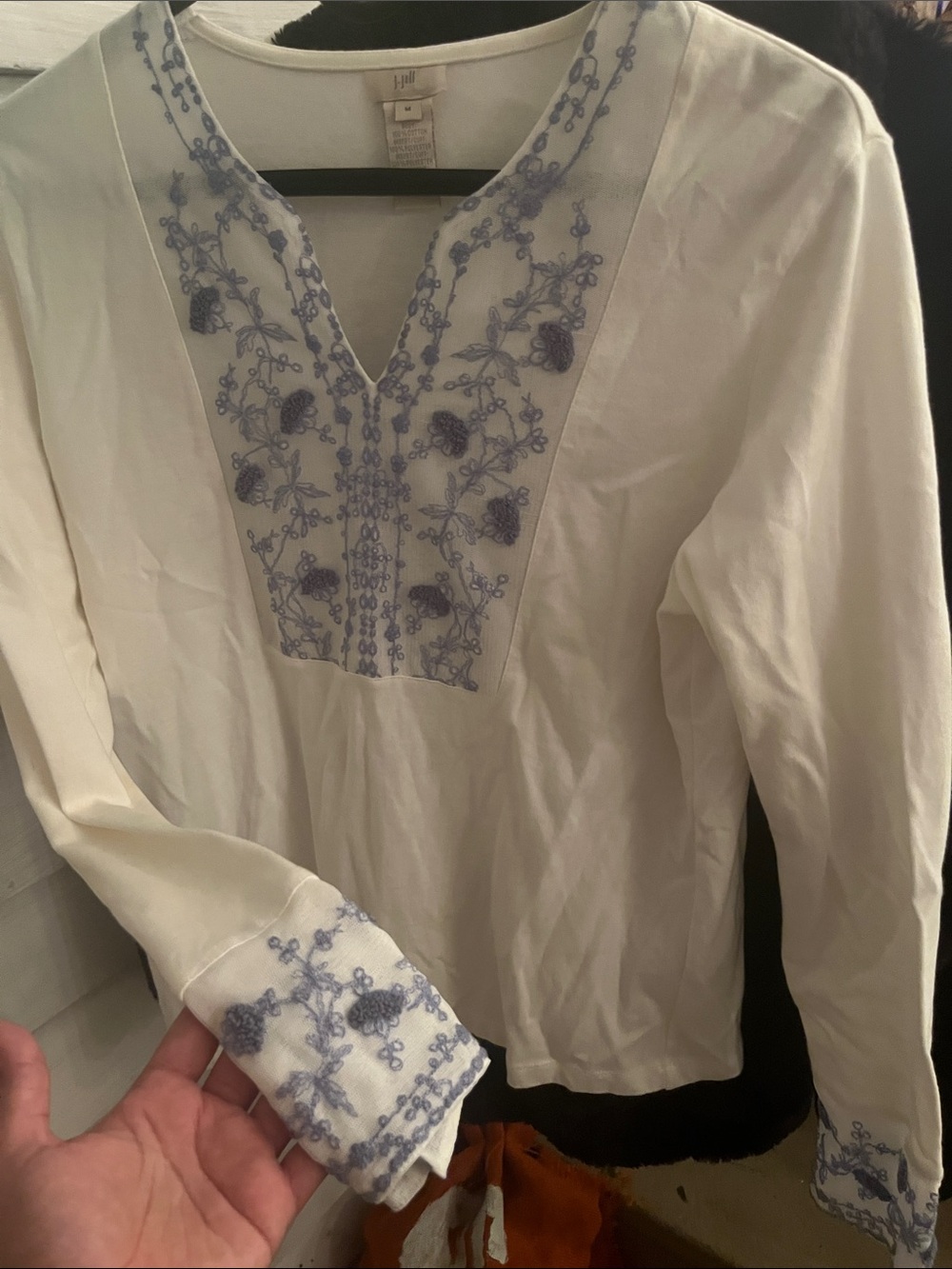 J. Jill White Long Sleeve Tunic with Light Blue Embroidery